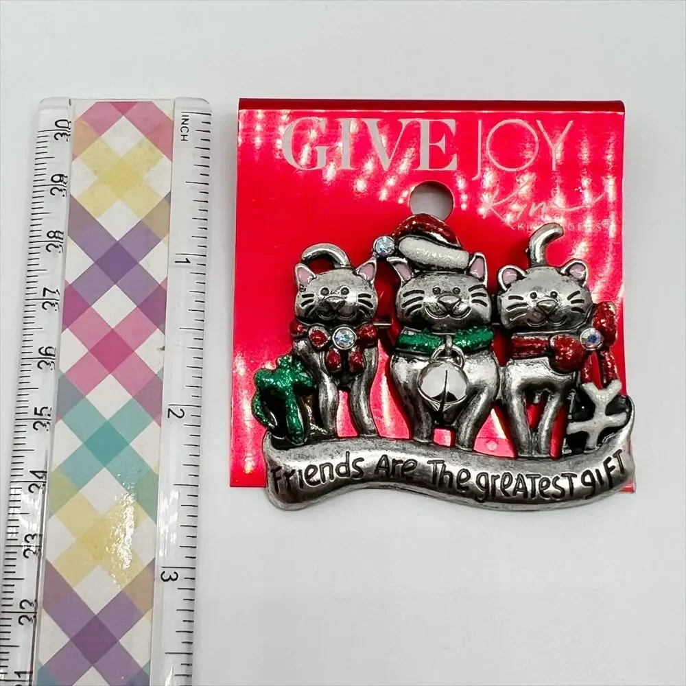 🔥 NEW Kim Rogers Give Joy Silver Tone Cat Friends Christmas Brooch Pin